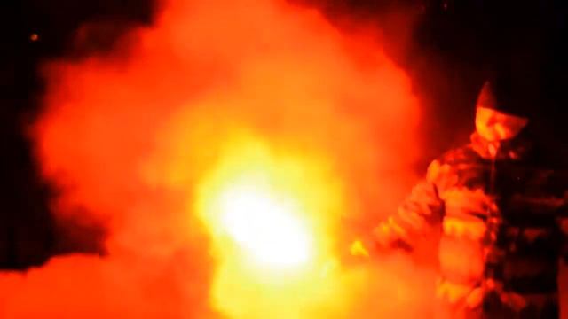 Факел пиротехнический красного огня фальшфейер, фаер ФПЧК смотреть онлайн