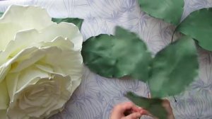 Листья и  подставка для ростовой розы из фоамирана.