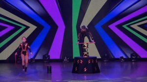 Цирковая студия Арлекино г. Барнаул. Эквилибр на катушках.