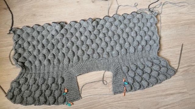 Вязальный влог 5. Шапка спицами. Шапка бини. Продвижение кардигана смотреть онлайн