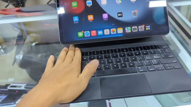 Ipad Pro M1 2021 12" 256G Sim wifi Full set 99% = 1255$ Original 2th Magic key Charger смотреть онлайн