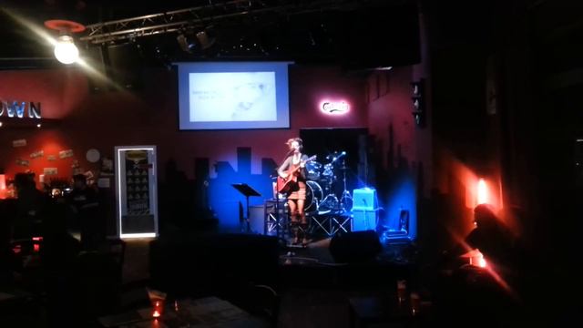 ANNA ANTONELLI LIVE Suona Daydreamer Dei REM