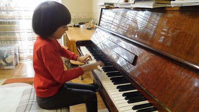 Марианна Лемешкина, 6 лет. П.И.Чайковский "Полька" смотреть онлайн