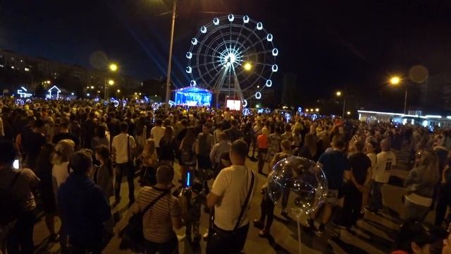 Поездка в Новокузнецк ч №2 ,вечерняя прогулка по городу ,выступление группы _Вирус_ на день города. смотреть онлайн