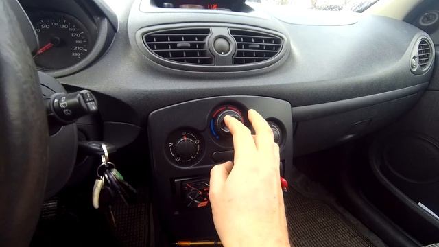 Renault Clio 3 1 2 2007гв очень экономичный и практичный автомобиль смотреть онлайн