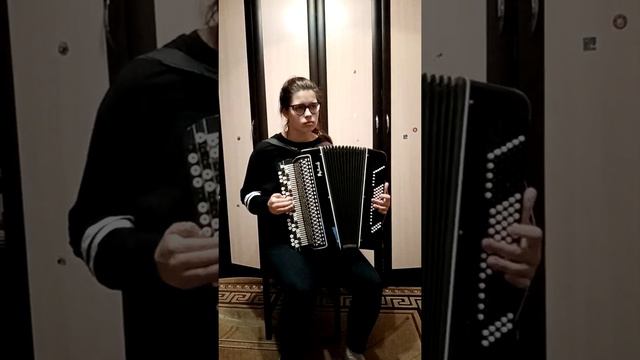 Musicgirl-Song about bears (Песенка о медведях) смотреть онлайн