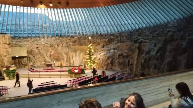 Церковь Темппелиаукио. Балкон. смотреть онлайн