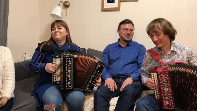 БАРЫНЯ vs ДОСАДА, гармонь Хорошилова и гармонь Моторина смотреть онлайн