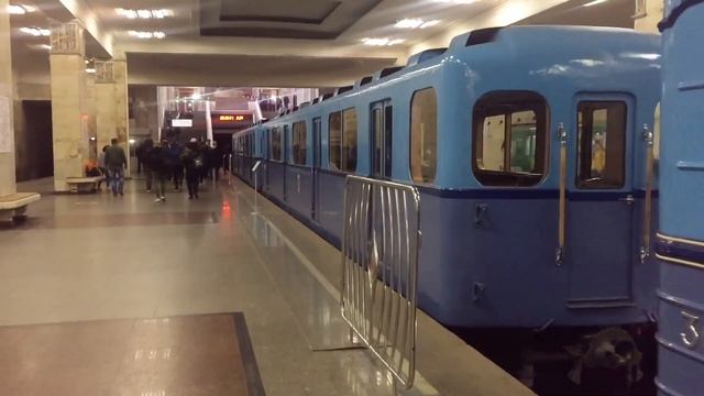 87 Лет Московскому Метрополитену | Выставка Ретро-вагонов & Парад Электропоездов смотреть онлайн