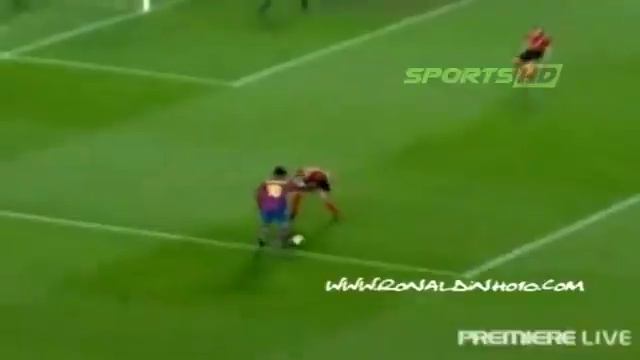 Финты Роналдиньо.Волшебник (футбол легенд)mp4 смотреть онлайн