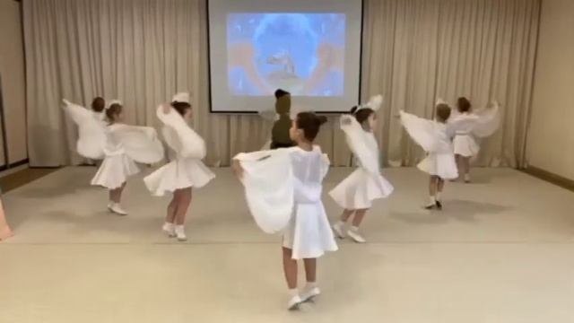 Хореографическая студия "Талант" МАДОУ д/с √135 города Тюмени Эстрадный танец "Мир на земле" смотреть онлайн