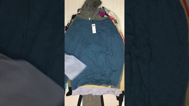 Одежда оптом. Взрослая одежда BENETTON. Цена 23,58 евро/кг. Вес 12,4 кг. смотреть онлайн