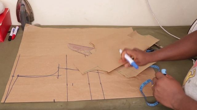 HOW TO CUT AN OVERLAPPING KEYHOLE BUSTIER. NDIFON NTUI смотреть онлайн