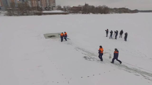 Брянские спасатели записали на видео необычное поздравление с 8 марта смотреть онлайн