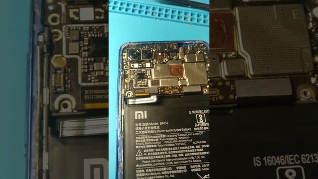 Xiaomi Mi 8Lite 4/64 нет изображения,ребутится смотреть онлайн