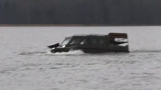 Вездеход-амфибия Доминатор на базе БРДМ-2 на воде смотреть онлайн