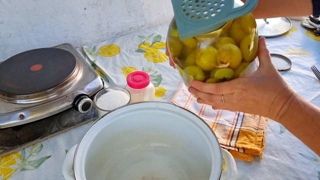 Любят взрослые и дети! Ароматный компот из целых груш на зиму смотреть онлайн