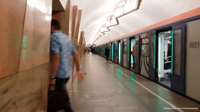81-765/766/767 "Москва" на ст. "Баррикадная" смотреть онлайн