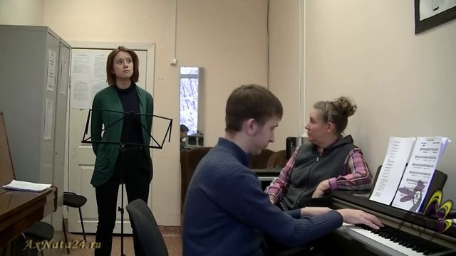 Урок вокала.Упражнение-распевка в нижнем регистре на секунде. смотреть онлайн
