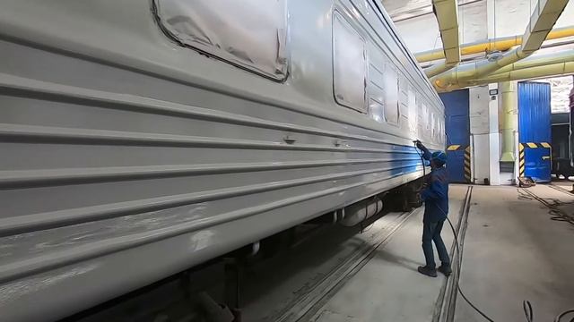Покраска полиуретановыми материалами. Красим вагон на УЖД смотреть онлайн