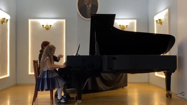 Ребиков, Вальс из оперы "Ёлка" - Софья Бурдина, 8 лет смотреть онлайн