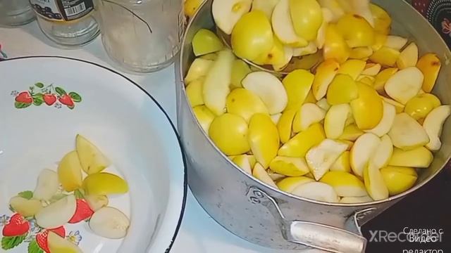 ЯБЛОКИ ДОЛЬКАМИ В СИРОПЕ НА ЗИМУ. Детвора любит их больше конфет! смотреть онлайн