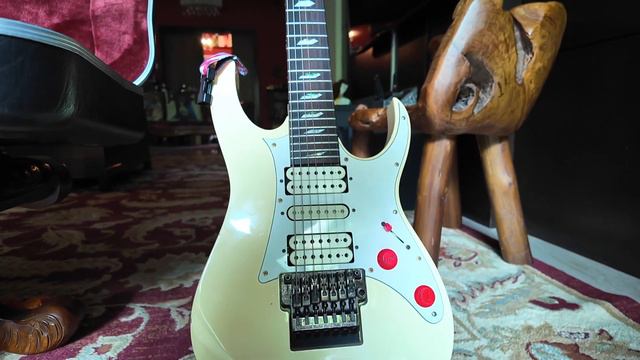 Part 2: CRAZY Singapore India Guitar Collection (Gibson, PRS, Fender, Ibanez) смотреть онлайн