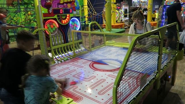 Измеряем силу удара , игровой автомат армреслинг Детский развлекательный центр смотреть онлайн