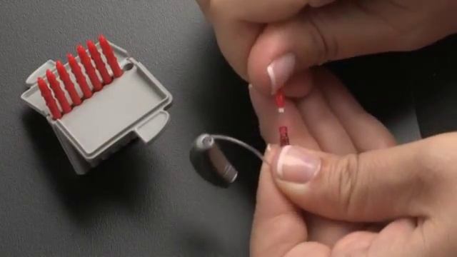 Как сменить фильтр защиты от серы в слуховом аппарате с ресивером в ухе смотреть онлайн