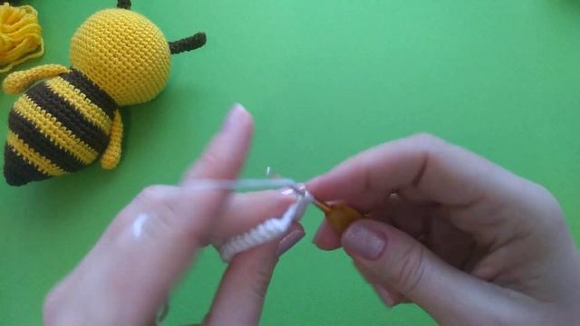 ПЧЁЛКА 3 часть (усики, крылья) Вязаная крючком игрушка амигуруми. Подробный МК. смотреть онлайн