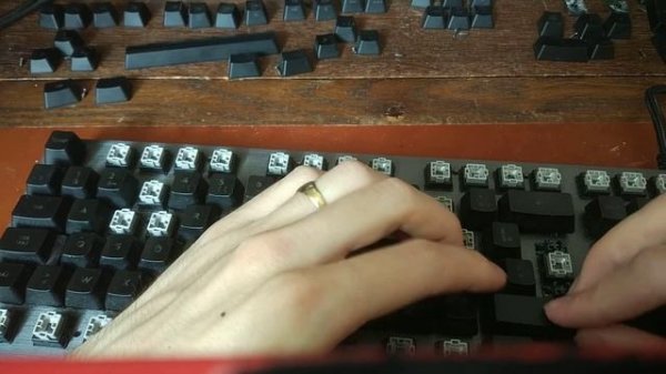 [disassembly] Logitech G513 carbon linear mechanical