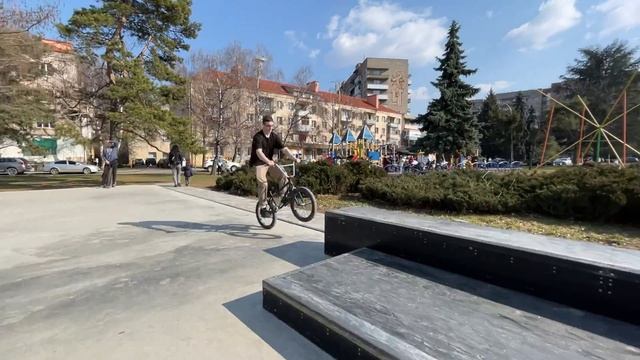 ВЫИГРАЛИ ПРИЗЫ ЗА ТРЮКИ | ПОКАТУШКИ НА БМХ | BMX смотреть онлайн