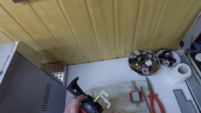 Delonghi Pumpe wechseln Kaffee tropft Deutsch смотреть онлайн