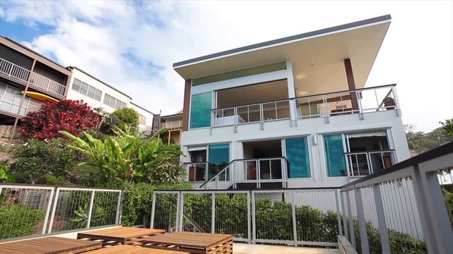 Elevated Beach House in Currumbin, Queensland, Australia смотреть онлайн