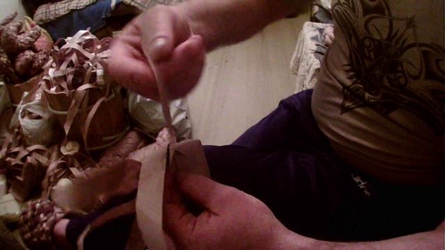 Пинетка бумажная из 4-х лычек за 6 мин .школа плетения лаптей! смотреть онлайн