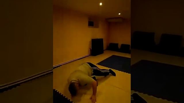 Кувырки на сверх медленной скорости, в исполнении  казака дяди Саши.