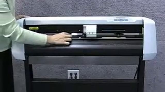 Загрузка материала для порезки Summa D60 смотреть онлайн