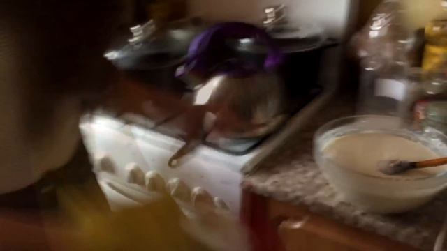 РЕБЁНКУ ПРИХОДИТСЯ СПАТЬ НА МАТРАСЕ... ЖЕСТЬ! смотреть онлайн