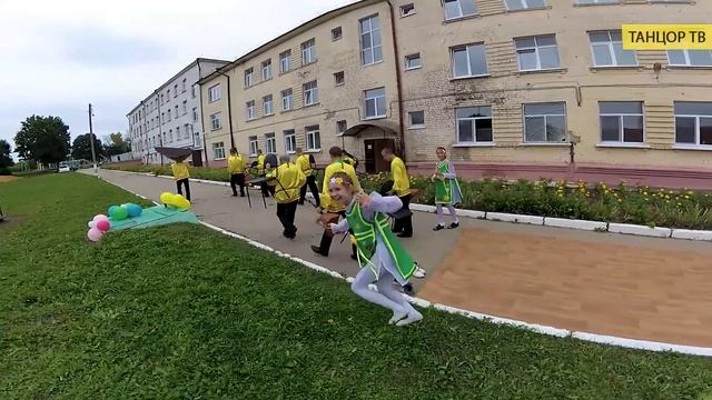 Новая детская площадка и праздник в Некрасовской школе-интернате (Фонд помощи детям ДетскиеДомики) смотреть онлайн