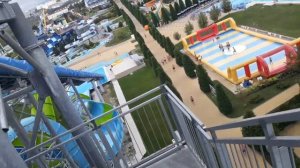 Вид с вершины водной горки «торнадо» на аквапарк Золотая Бухта, город Геленджик, Краснодарский край