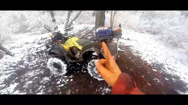 Маленькое видео по первому снежку с поломкой.Едем на квадроцикле MOTOLEND ADVENTER 250 смотреть онлайн