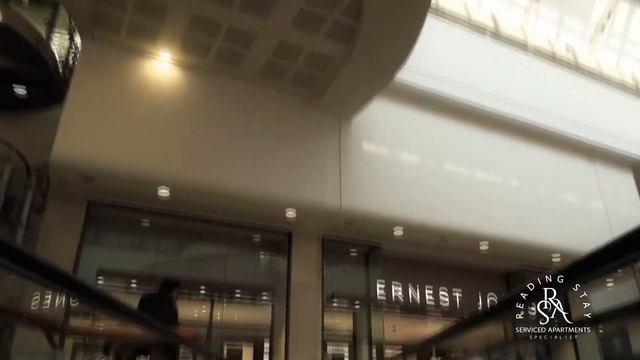 Best Serviced Apartments In Reading Berkshire | Accommodation In Reading | Kam Zohrehie смотреть онлайн