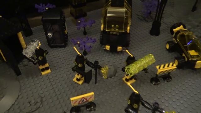 LEGO Blacktron Space Base and Alien Battle смотреть онлайн