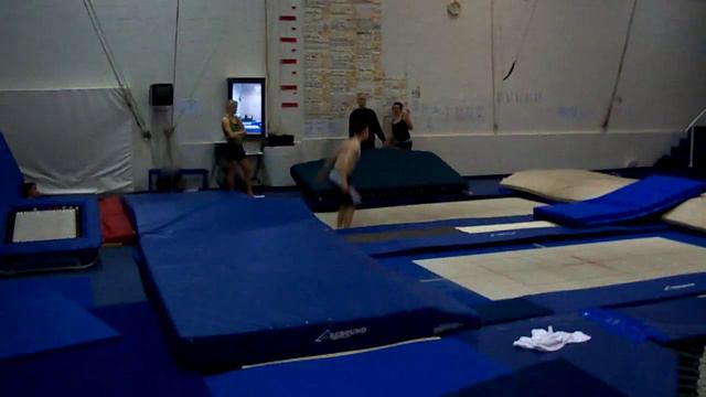 greg on trampoline смотреть онлайн