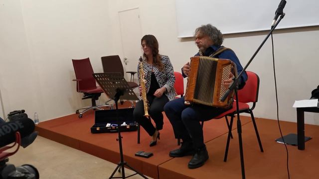 "Besame mucho" - Giacomo Desiante (fisarmonica) & Marianna Di Ruvo (sax soprano) - 29.12.2022 смотреть онлайн