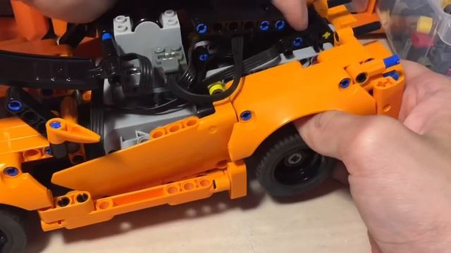 Корвет 42093 из Лего Техник на пульте / Батарейный блок и приёмник / LEGO TECHNIC моторизация смотреть онлайн