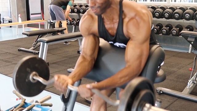 DO THIS EXERCISES FOR PERFECT OVERALL BICEPS AND PEAK смотреть онлайн