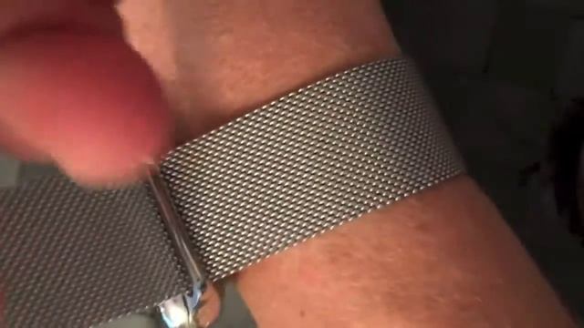 Apple Watch 42mm Milanese Loop - Unboxing & My Very First Day With Apple Watch
