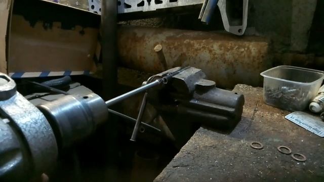 Мини-пескоструй своими руками, из велосипедной оси и продувочного пистолета. смотреть онлайн