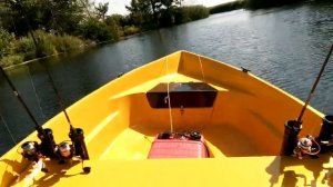 Лодка Нельма 370 на воде